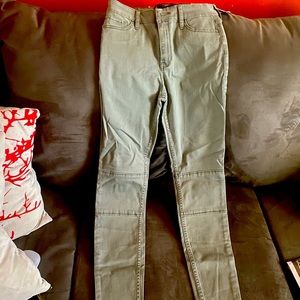 Hollister ankle pants